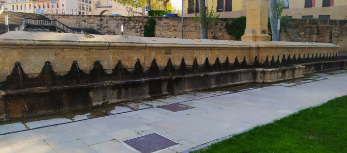 La fuente de los 72 caños